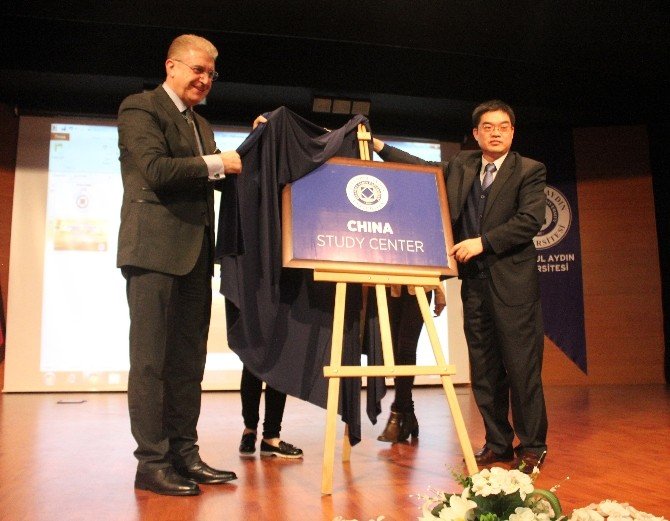 Türkiye’deki İlk ’Çin Araştırma Merkezi’ İAÜ’de Açıldı