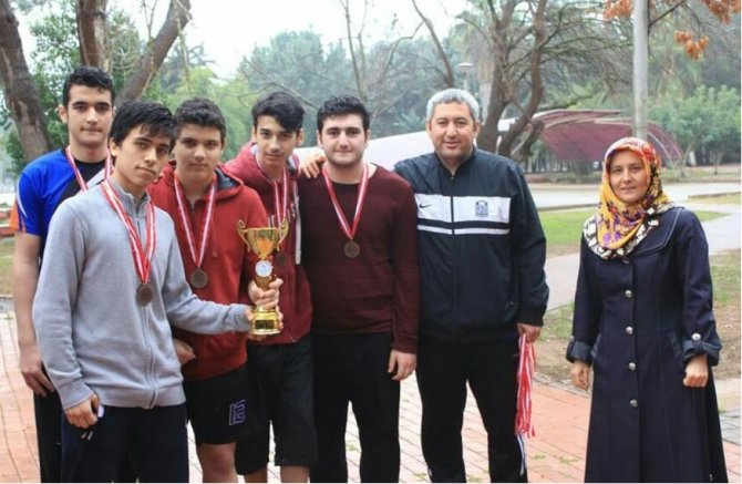 Oryantringte Adana birincisi Burç Okulları