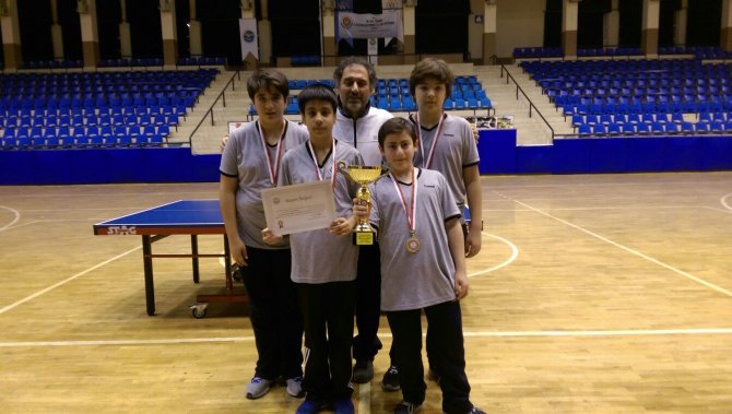 Özel Muzaffer Ancın Ortaokulu masa tenisinde Aydın şampiyonu