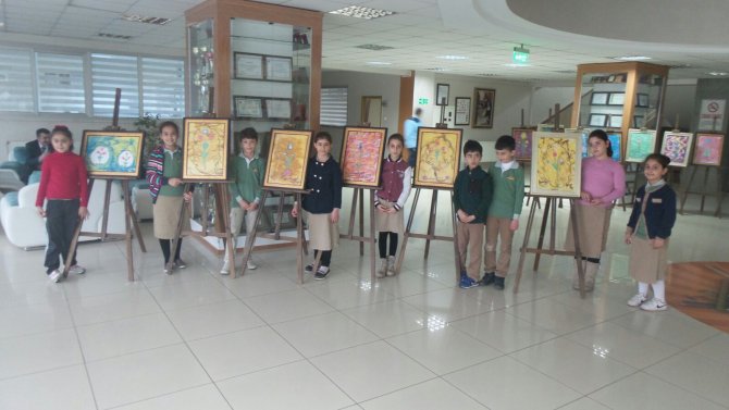 Özel İrfan Okulları'nın minik öğrencileri ebru sergisi açtı