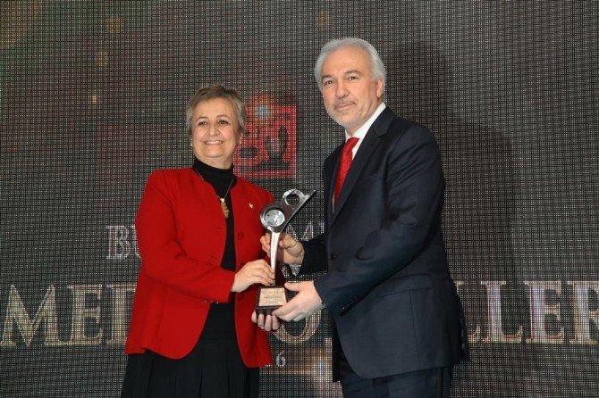 Yılın En Başarılı Belediye Başkanı Seçilen Kamil Saraçoğlu: Bu Ödül Kütahya’nın