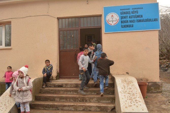 Ankara’dan Sınırdaki Öğrencilere Yardım
