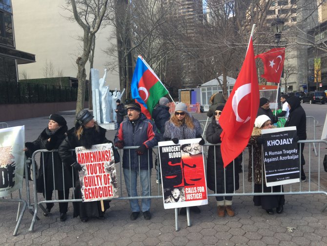 Hocalı katliamı BM önünde protesto edildi