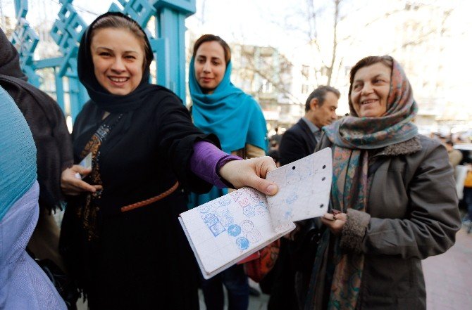 İran’da Halk Sandık Başında