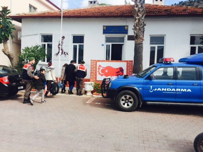 Marmaris'te göçmen kaçakçılığına 5 gözaltı