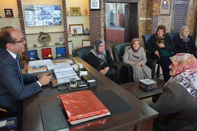 Başkan Çöl’e Çakır Mahallesindeki Kadınlardan Teşekkür Ziyareti