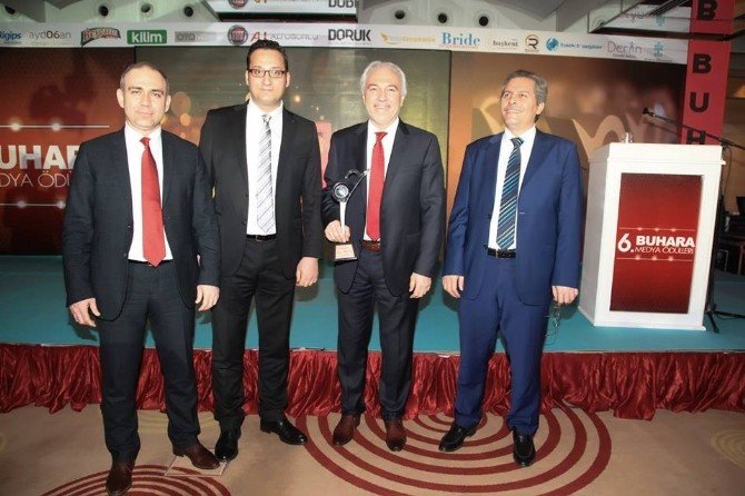 Yılın En Başarılı Belediye Başkanı Seçilen Kamil Saraçoğlu: Bu Ödül Kütahya’nın