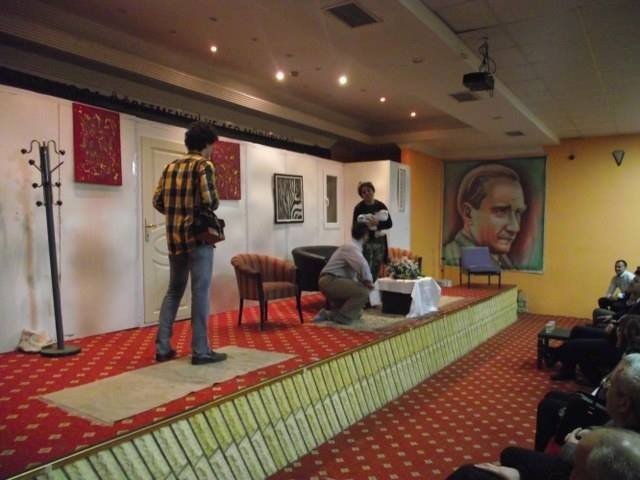 “Sen Hiç Ateş Böceği Gördün MÜ” Oyunu İlgi İle İzlendi