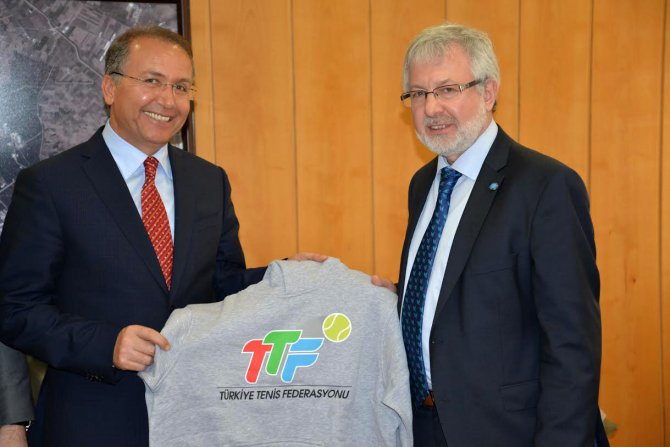 Uludağ Üniversitesi ile Türkiye Tenis Federasyonu ile işbirliğine gidiyor