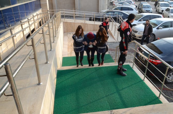 Boğazı kesilerek öldürülen Necla Sağlam olayının şüphelileri adliyeye çıkarıldı