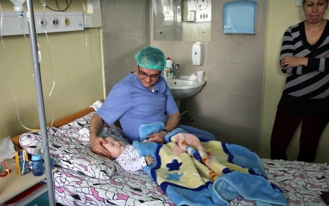 Türk Doktor Kosovalı Çocuk Hastaların Umudu Oldu