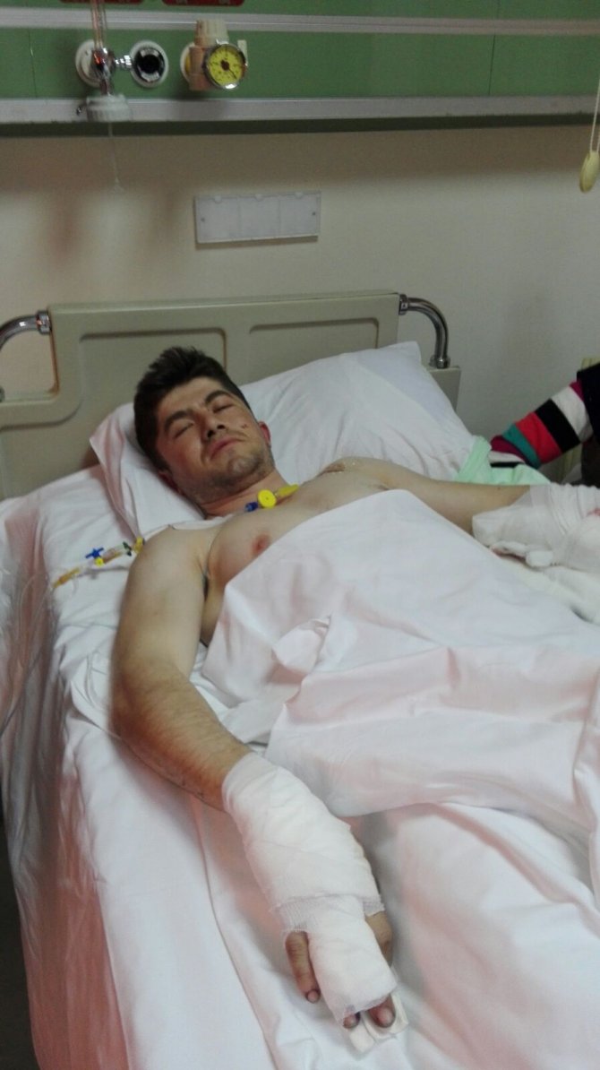 Teröristlerin attığı el bombası ile yaralanan uzman çavuş GATA'ya kaldırıldı