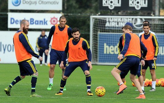 Fenerbahçe'de derbi hazırlıkları sürüyor