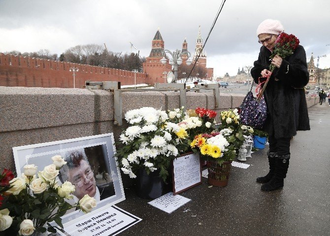 Muhalif Rus Politikacı Nemtsov Ölümünün Birinci Yılında Anıldı