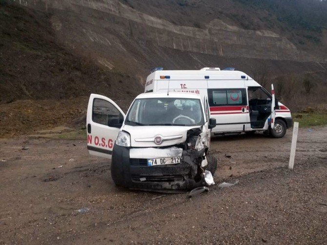 Bartın’da Trafik Kazası: 4 Yaralı