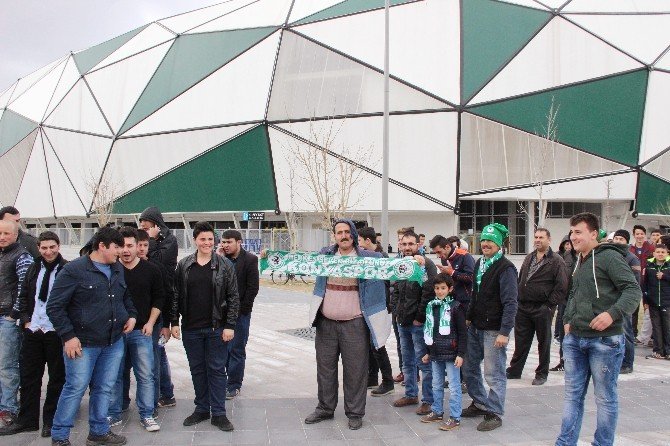 Konya’da Kupa Maçı Bileti İzdihamı