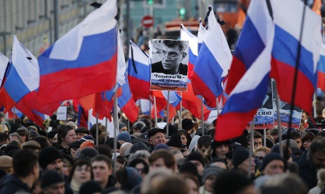 Muhalif Rus Politikacı Nemtsov Ölümünün Birinci Yılında Anıldı