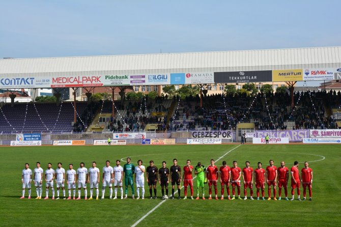 Taraftar Gebzespor - Edirnespor maçını bilet yerine kitap vererek izledi