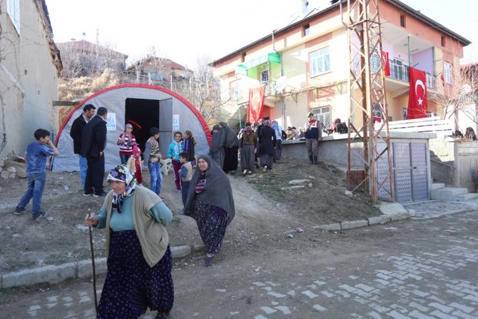 Şehit Özel Harekat Polisi Çetin'in Konya'daki baba ocağına ateş düştü