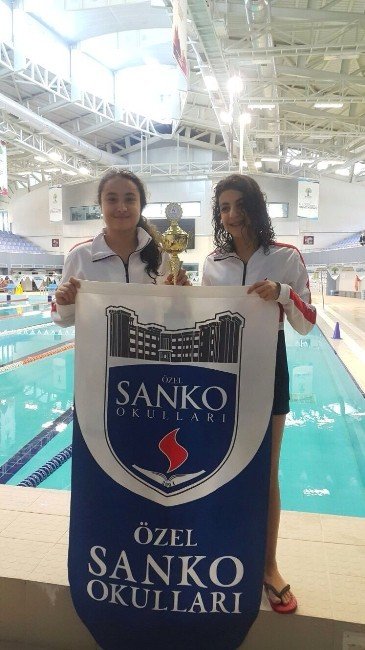 Özel Sanko Okullarının Küçük Yüzücülerinin Büyük Başarısı