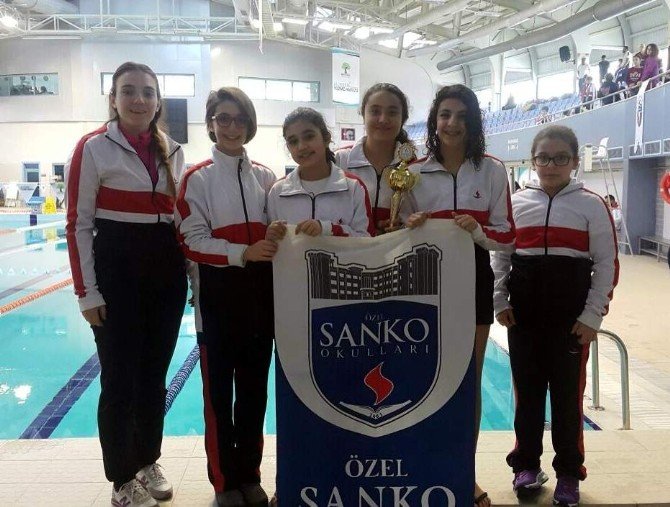 Özel Sanko Okullarının Küçük Yüzücülerinin Büyük Başarısı