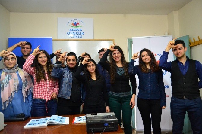 Seyhan Gençlik Merkezi’nden Ücretsiz İşaret Dili Kursu