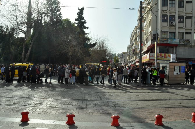 Antalya'da toplu ulaşımda nakit dönemi bitiyor, vatandaş isyanda