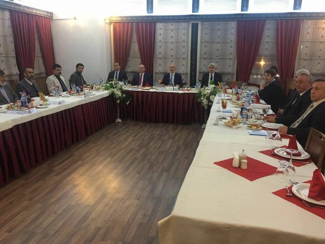 Başkan Saraçoğlu, Partilerin İl Ve Merkez İlçe Başkanlarıyla Bir Araya Geldi