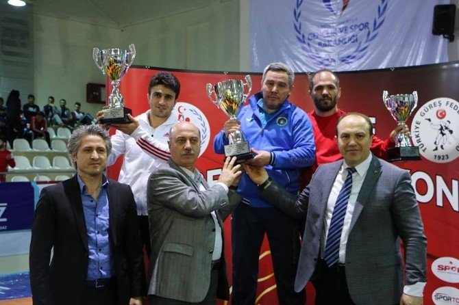 Büyükşehir Minderde Türkiye Şampiyonu