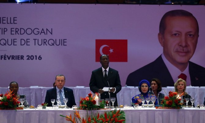 Cumhurbaşkanı Erdoğan, Fildişi'nde onuruna verilen yemeğe katıldı