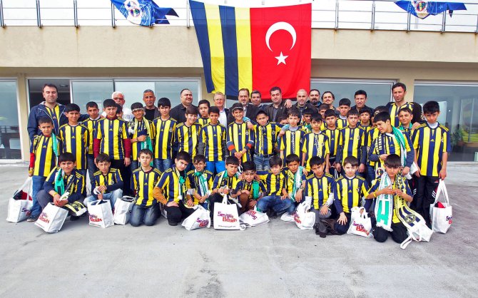Fenerbahçe, Diyarbakır Sur'dan gelen minikleri ağırladı