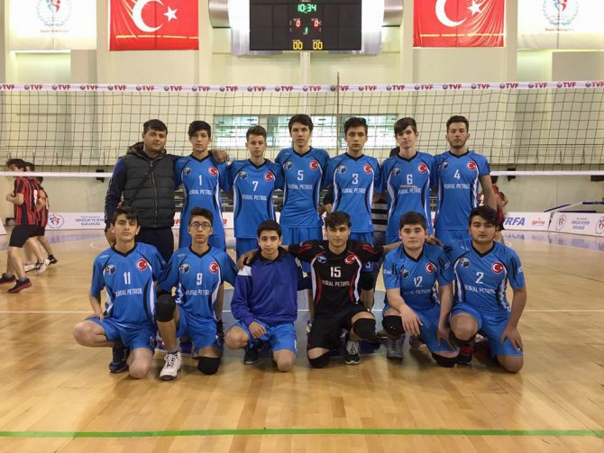 Erzin Bahri Çelen Anadolu Lisesi voleybol turnuvasında Türkiye finallerine kaldı