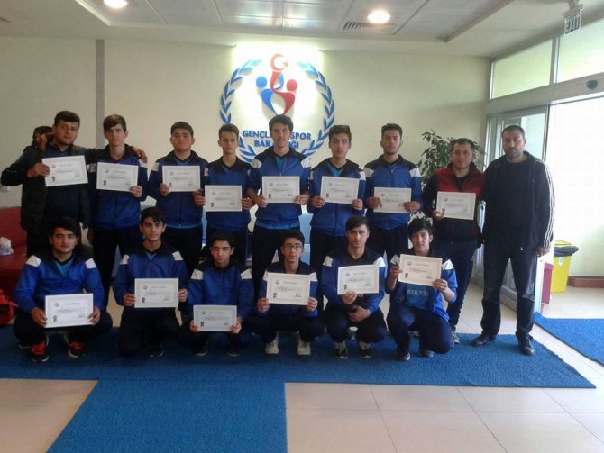 Erzin Bahri Çelen Anadolu Lisesi voleybol turnuvasında Türkiye finallerine kaldı