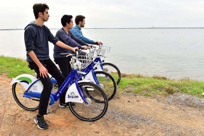 İzmir'de iki yılda 610 bin kişi bisiklete bindi