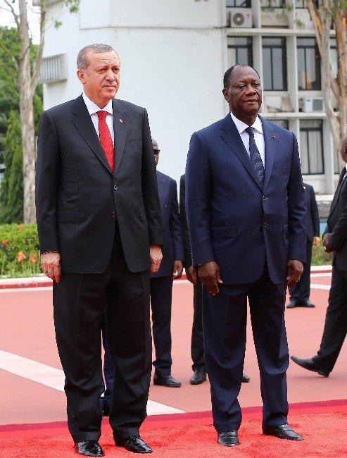 Erdoğan Fildişi Sahili Devlet Başkanı Tarafından Resmi Törenle Karşılandı