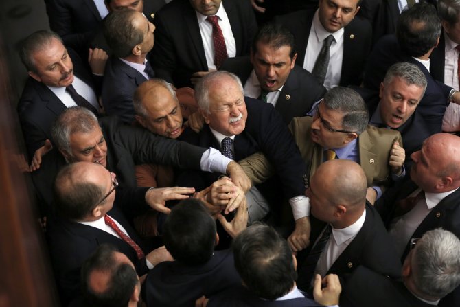 Erdoğan sözleri sebebiyle CHP’li vekile Genel Kurula katılmama cezası verildi