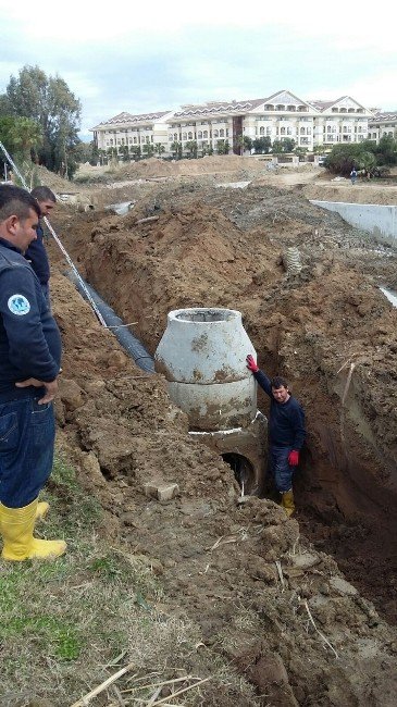 Manavgat’ta Kanalizasyonsuz Sokak Kalmıyor