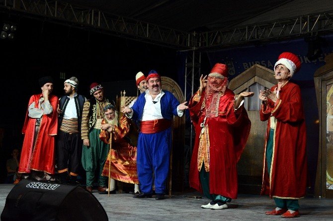 Bursalılar Mart Ayında Tiyatroya Doyacak