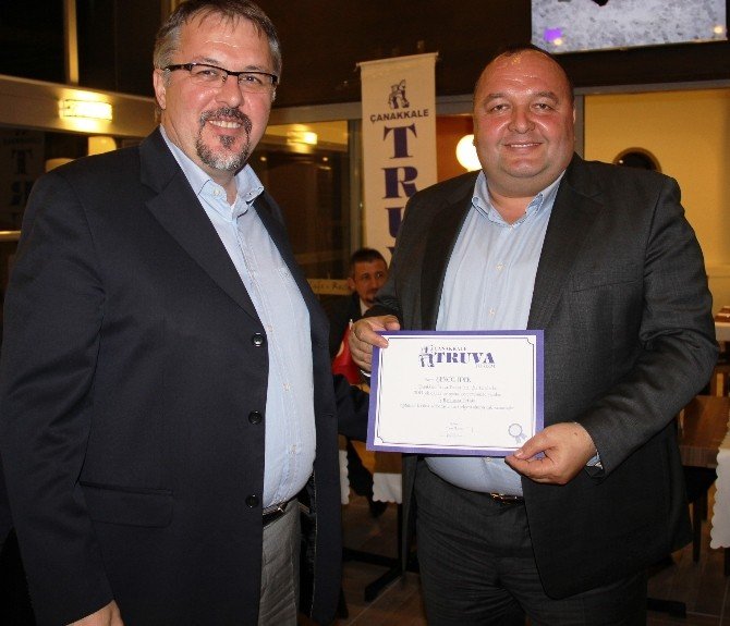 Truva Turizm Başarılı Personellerini Ödüllendirdi