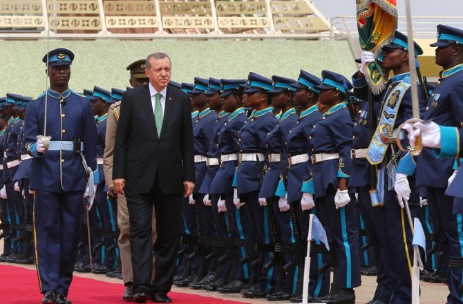 Cumhurbaşkanı Erdoğan Gana Başkanlık Sarayı'nda