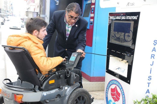 Meydan Parkı’na Engelli Aracı Şarj İstasyonu Kuruldu