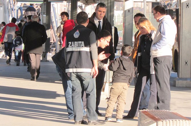 Zabıta, Suriyeli dilenci çocukları topladı