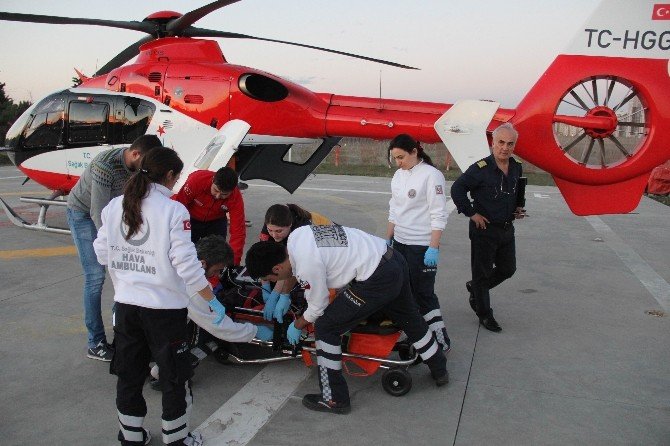 Minibüsün Çarptığı Yaşlı Kadının Yardımına Ambulans Helikopter Yetişti