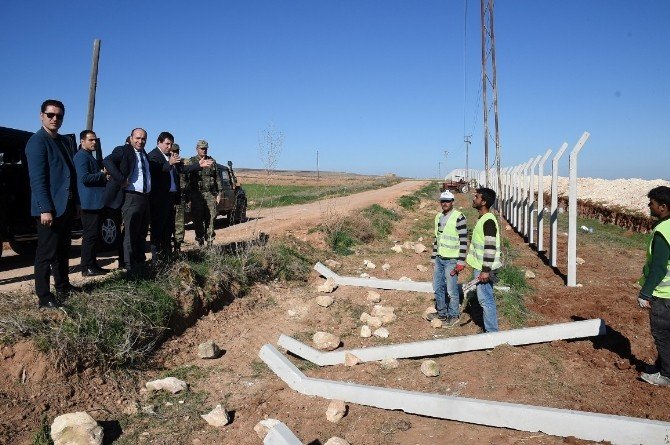 Türkiye İle Suriye Sınırında Güçlendirme Çalışmaları Devam Ediyor
