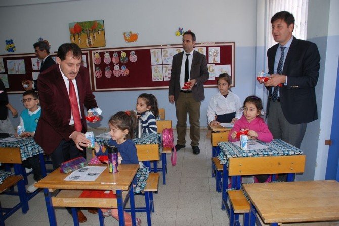 Tunceli’de Okul Sütü Dağıtımı