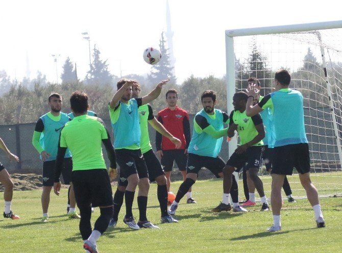 Cihat Arslan: "Galatasaray Karşısında İlk Hedefimiz Öne Geçmek"