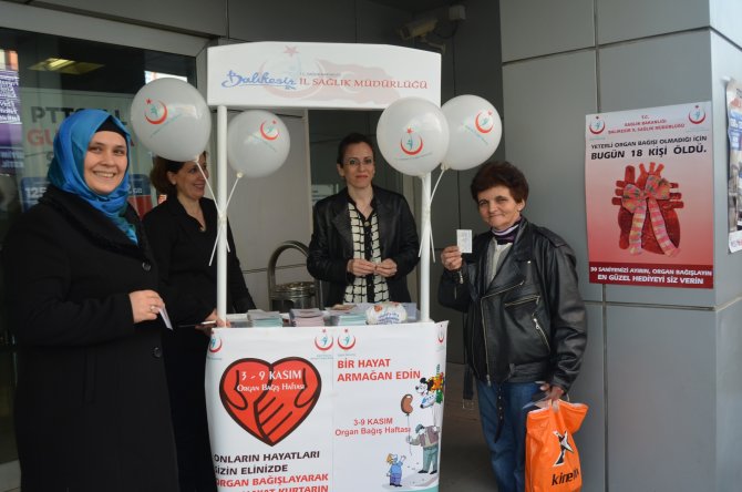 PTT binası girişinde organ bağış standı açıldı