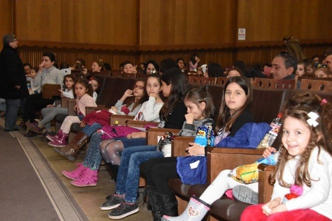 Süleymanpaşa Belediyesi Çocuk Kulübü Üyeleri Rapunzeli Ücretsiz İzlediler