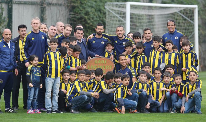 Sur'dan gelen çocuklar Fenerbahçe antrenmanında