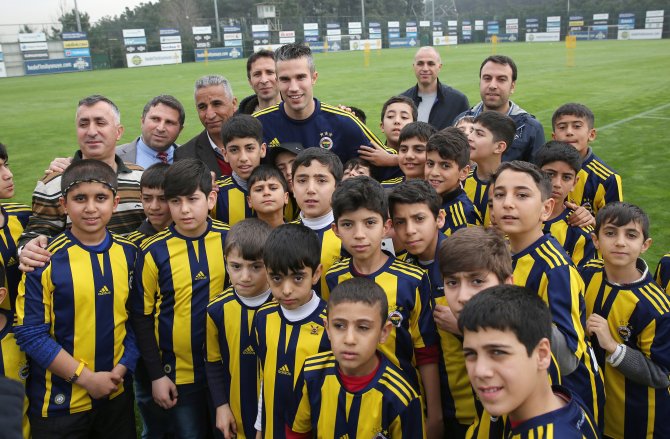 Sur'dan gelen çocuklar Fenerbahçe antrenmanında